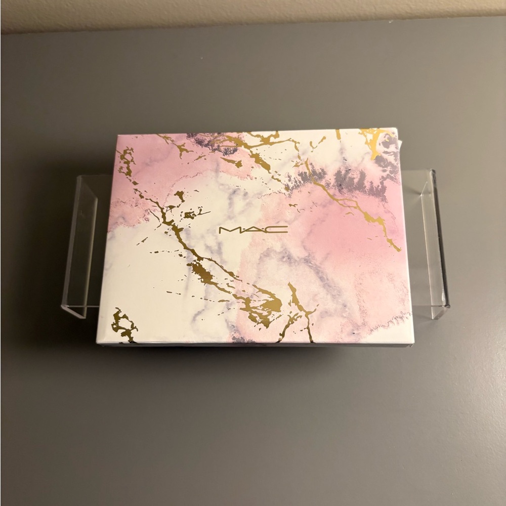 MAC Electric Wonder Collection Eye Shadow x 12: Natural Vice Palette.